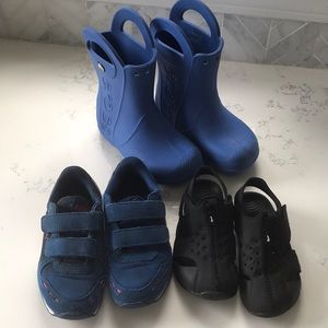 Bundle of boys shoes